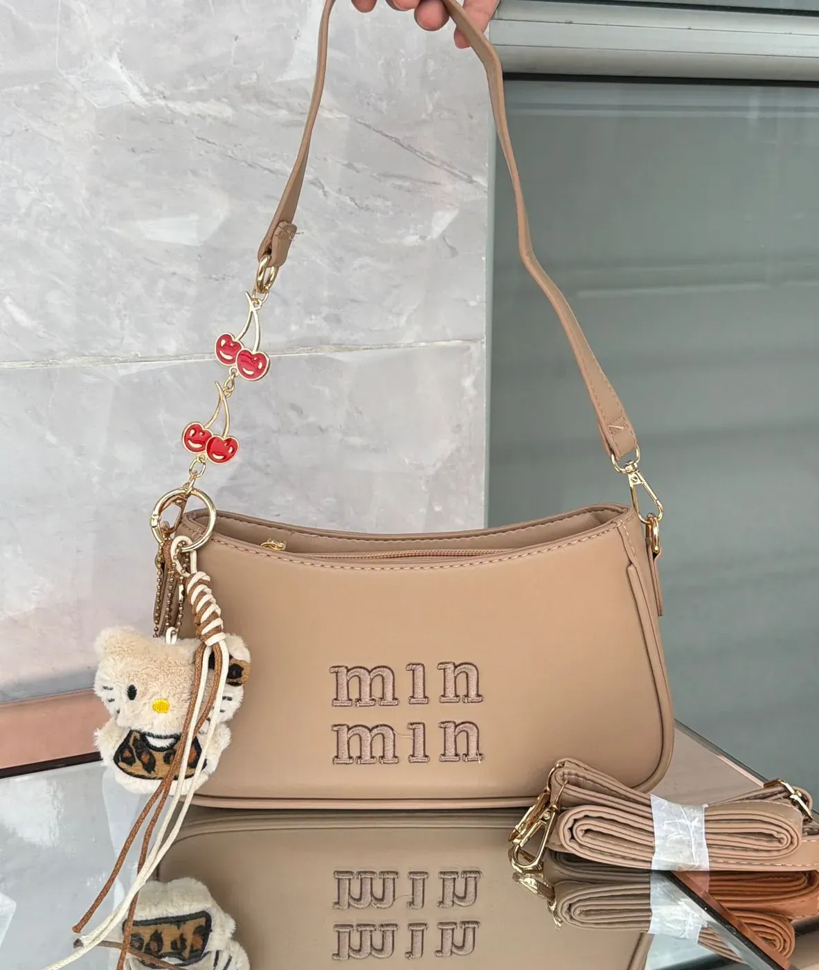 Cartera Min Min Cereza, foto 2 de 5